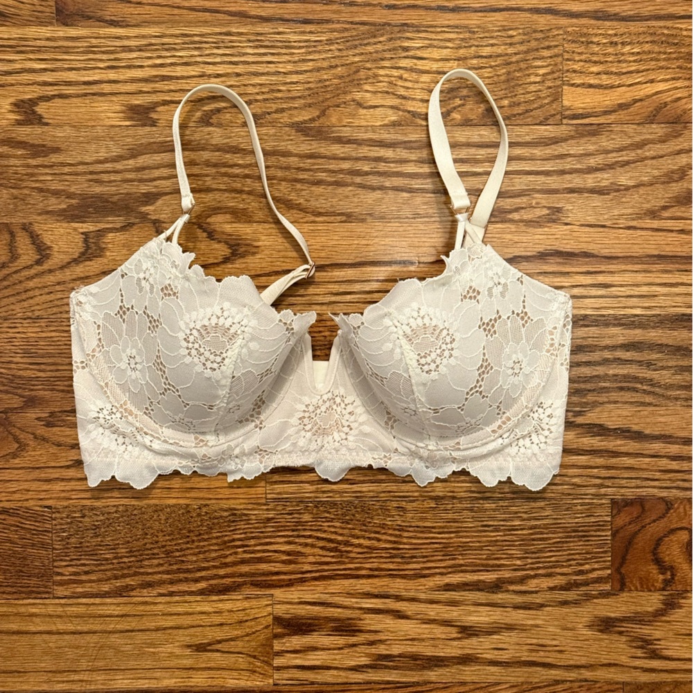 Aerie Floral Lace Bra in Cream